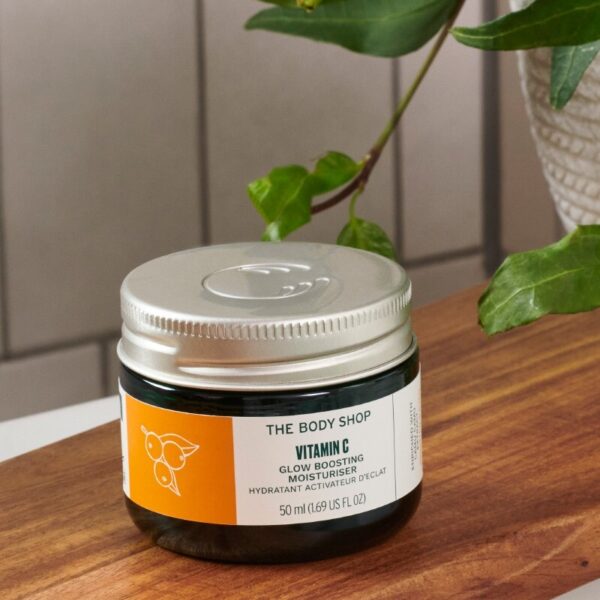 كريم مرطب بخلاصة الفيتامين سي من Body shop