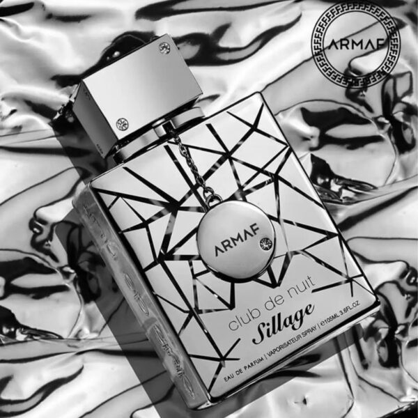 عطر club de nuit sillage