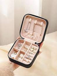 صندوق صغير للاشياء المحمولة والصغيرة